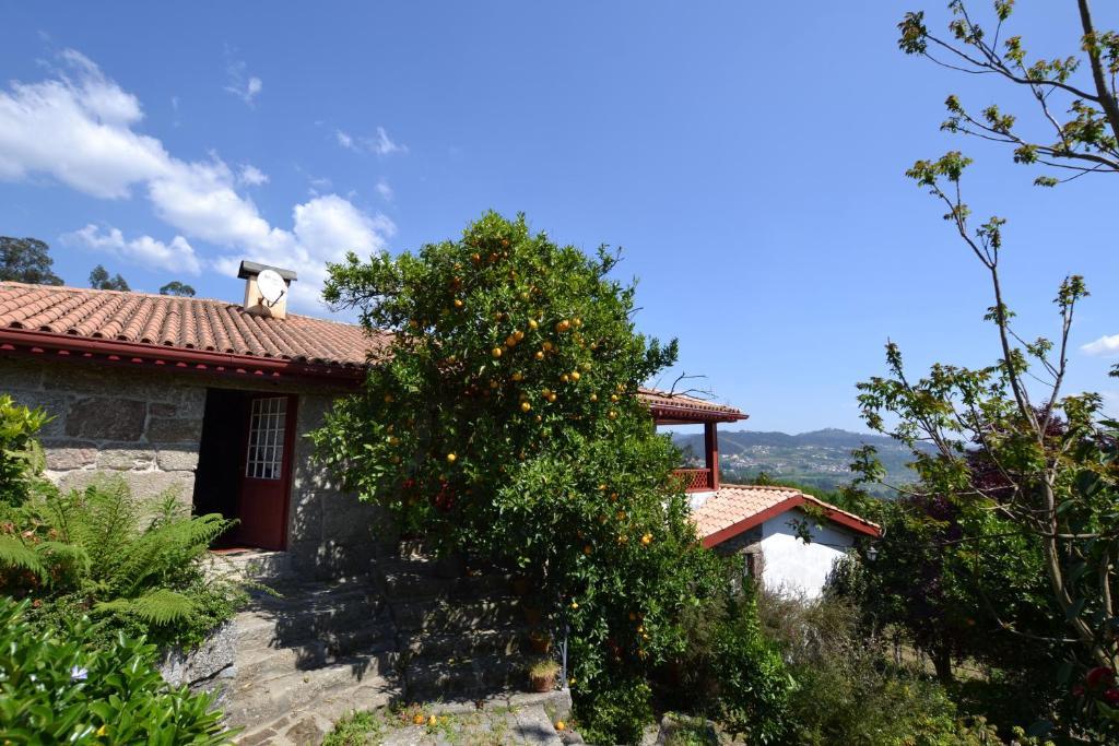 Quinta De Cima De Eiriz Guest House Guimaraes Exterior photo